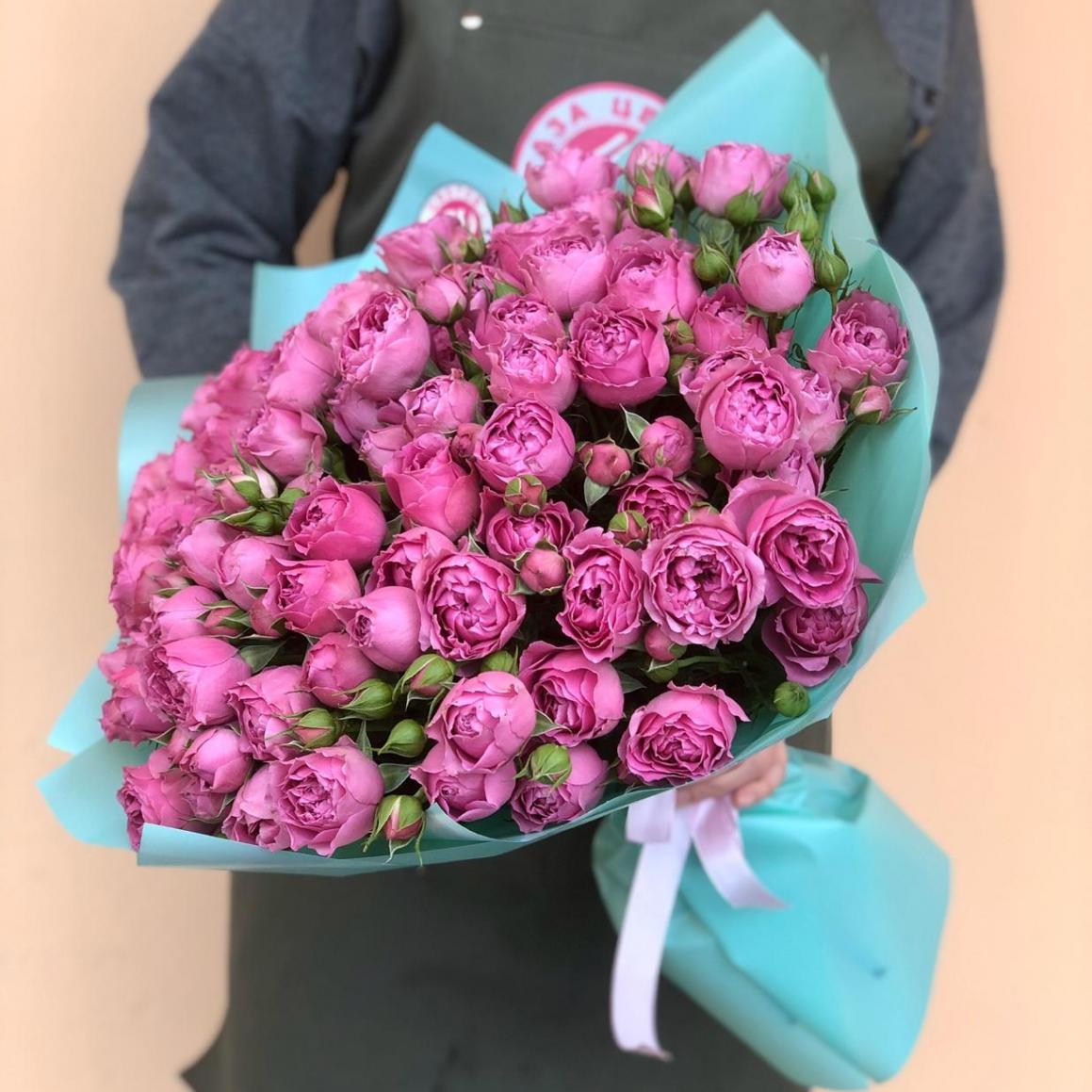 Букет из кустовых розовых роз [код товара: 16065sochi]
