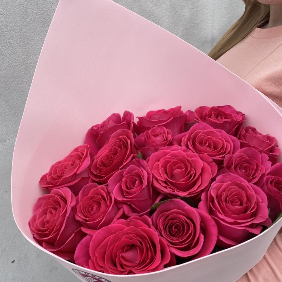 Букеты из розовых роз 70 см (Эквадор) код  17160
