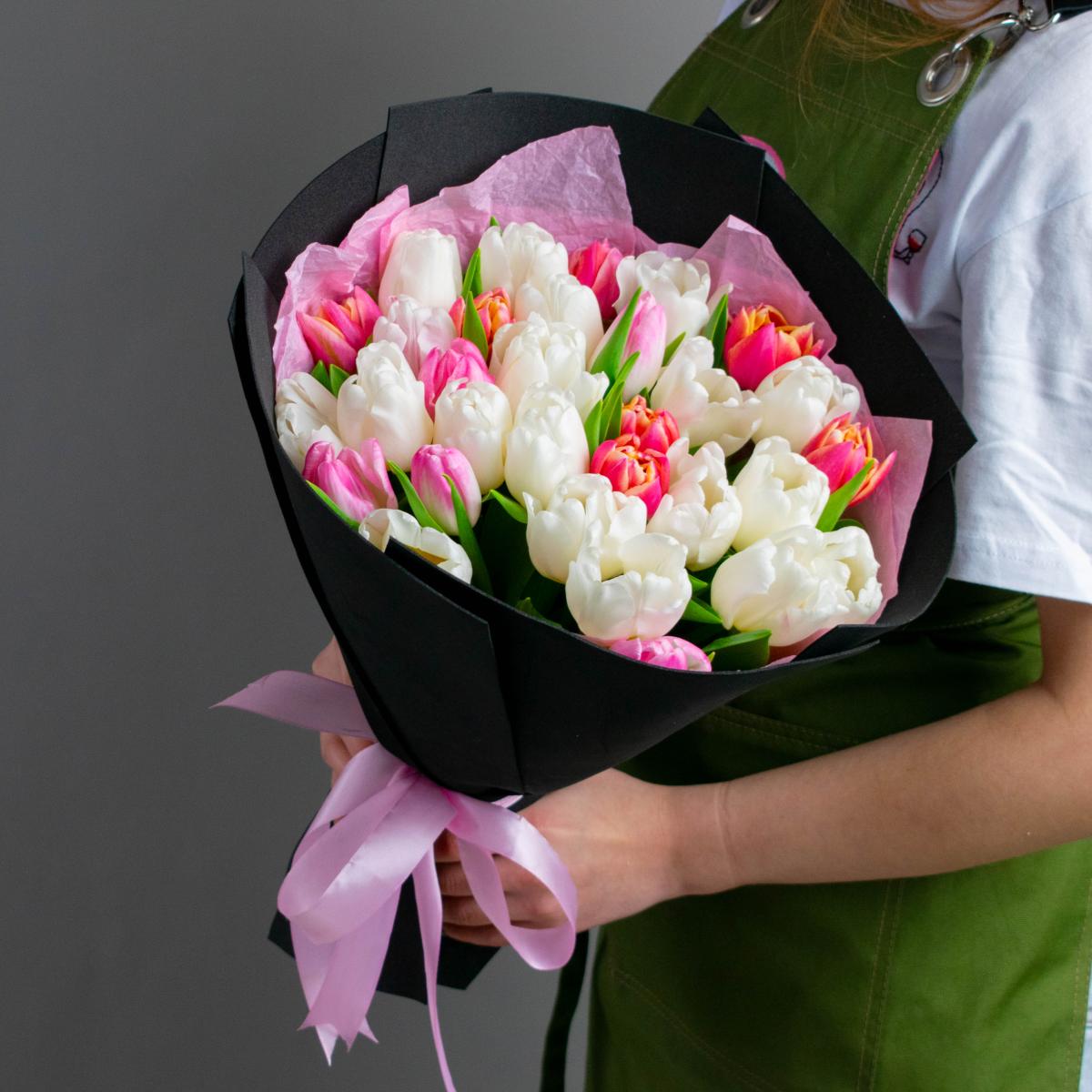 Букет розовых тюльпанов 35 шт